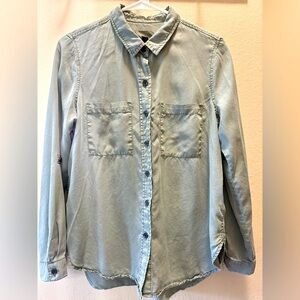 Universal Thread sage green long sleeve button up loose fit shirt.